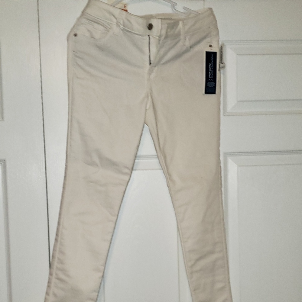 White skinny jeans